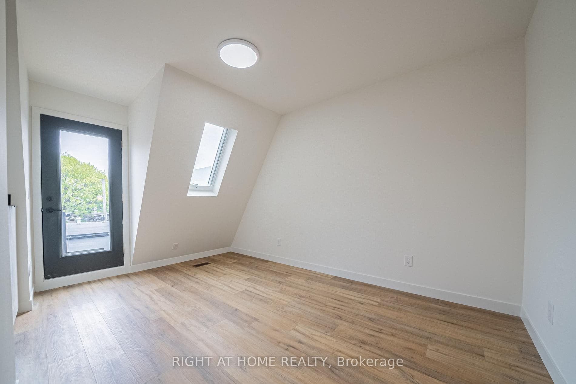 435 Grace Street Unit 4 photo 14