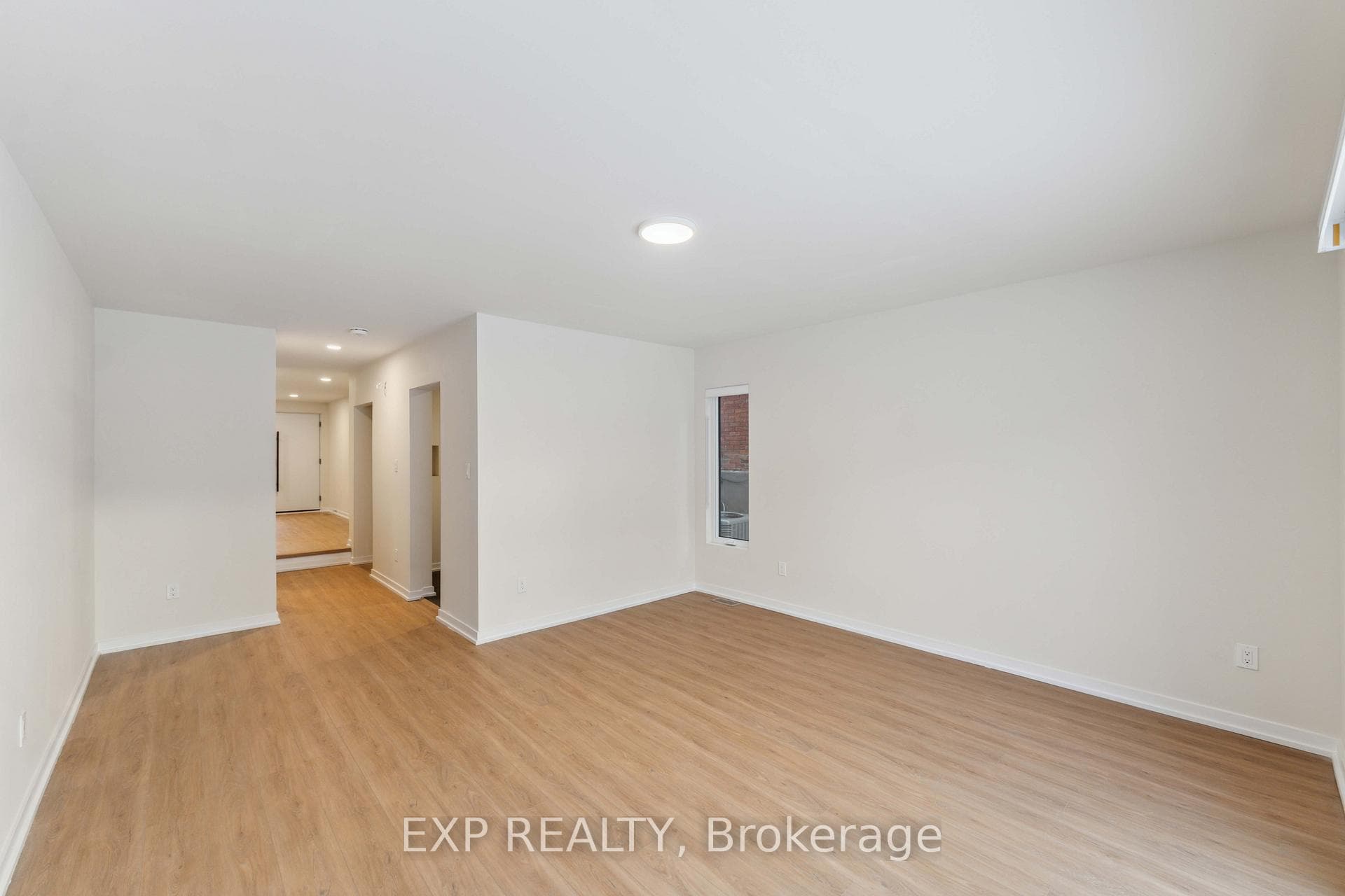 158 SUNNYSIDE Avenue photo 5