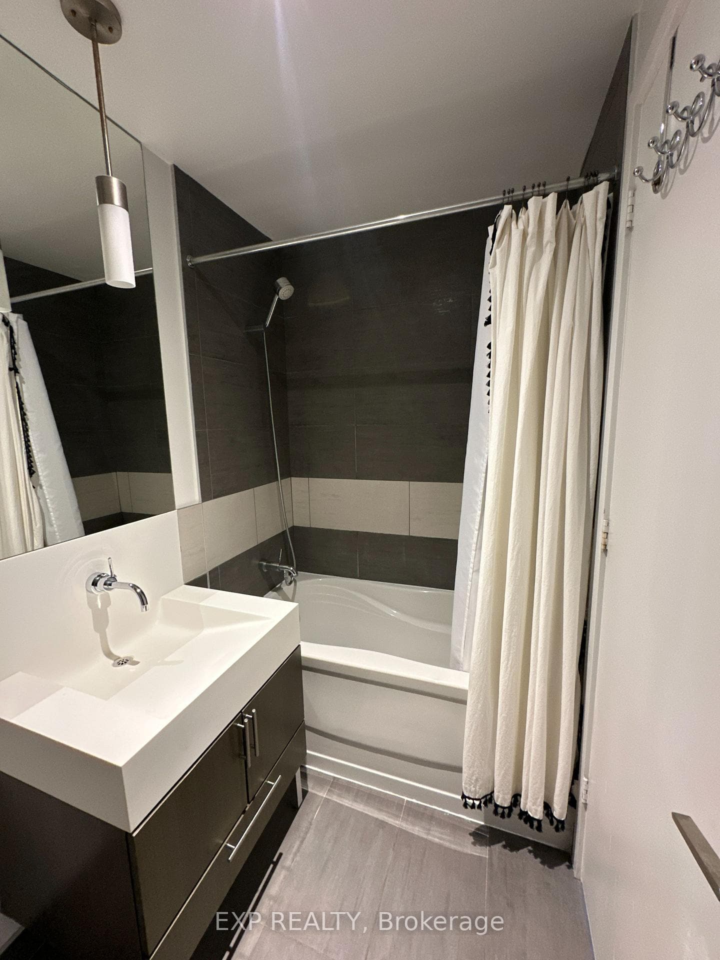 Ensuite to Primary