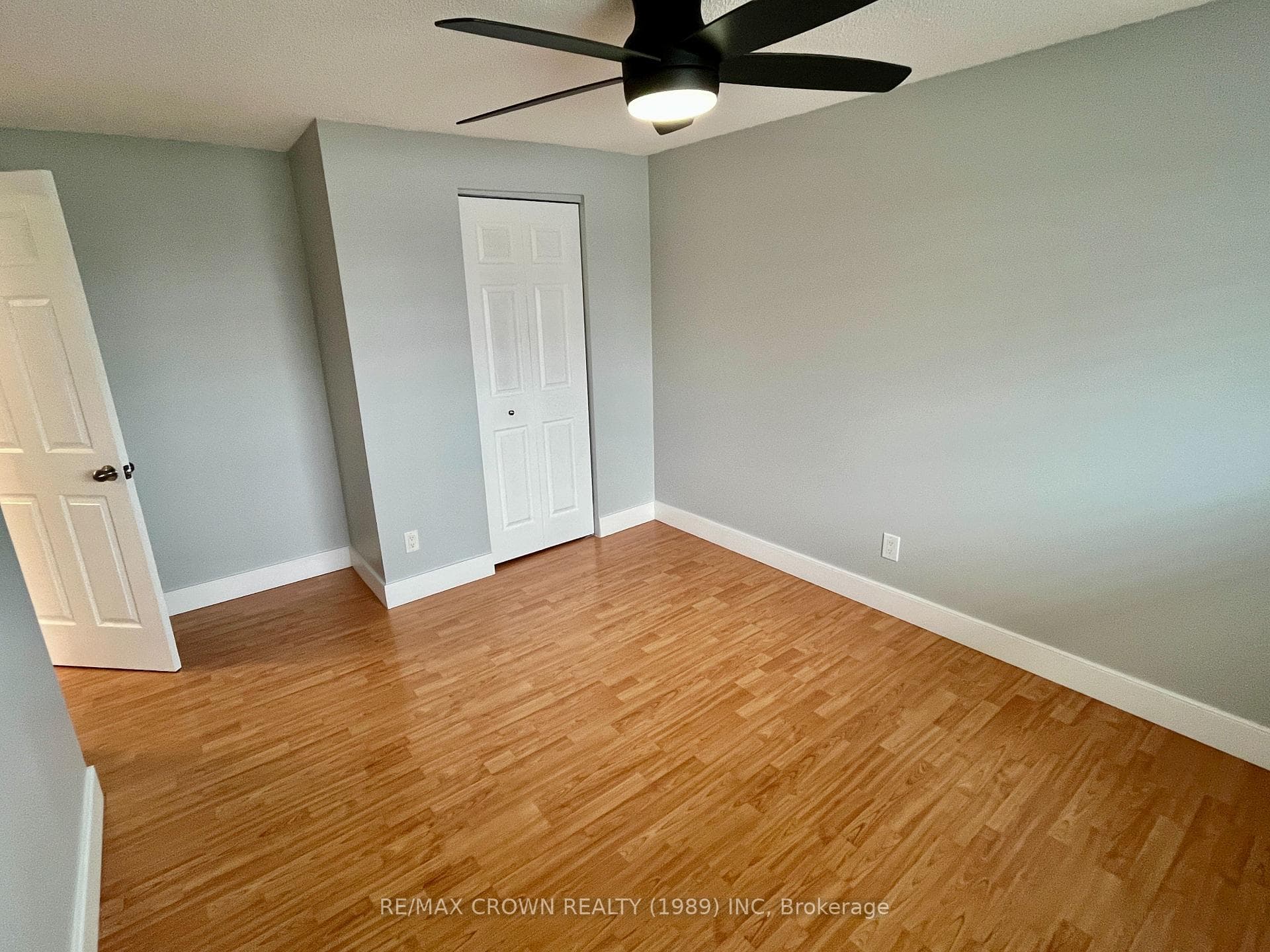 366 Wickstead Avenue photo 19