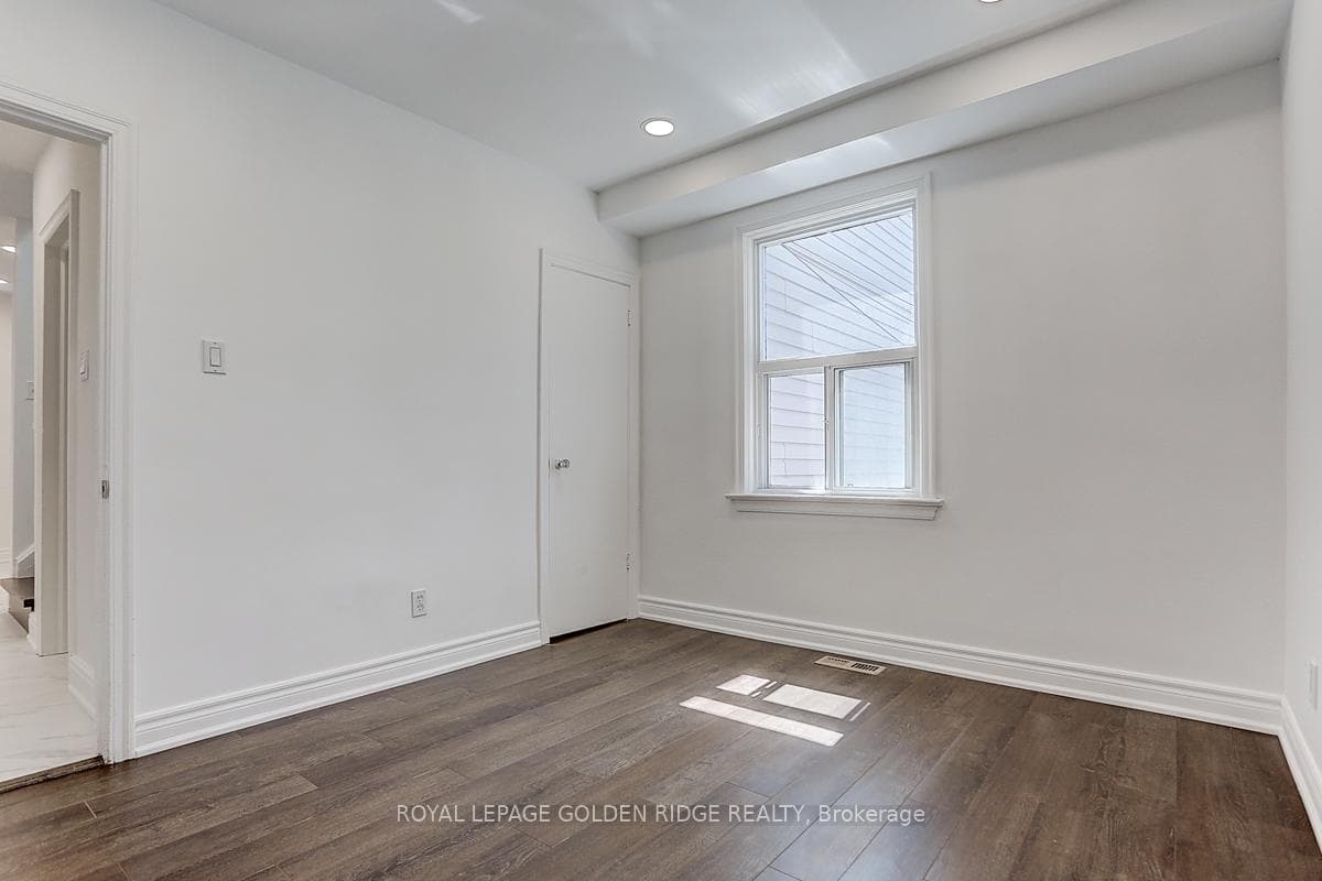 21 Lyndale Drive photo 24
