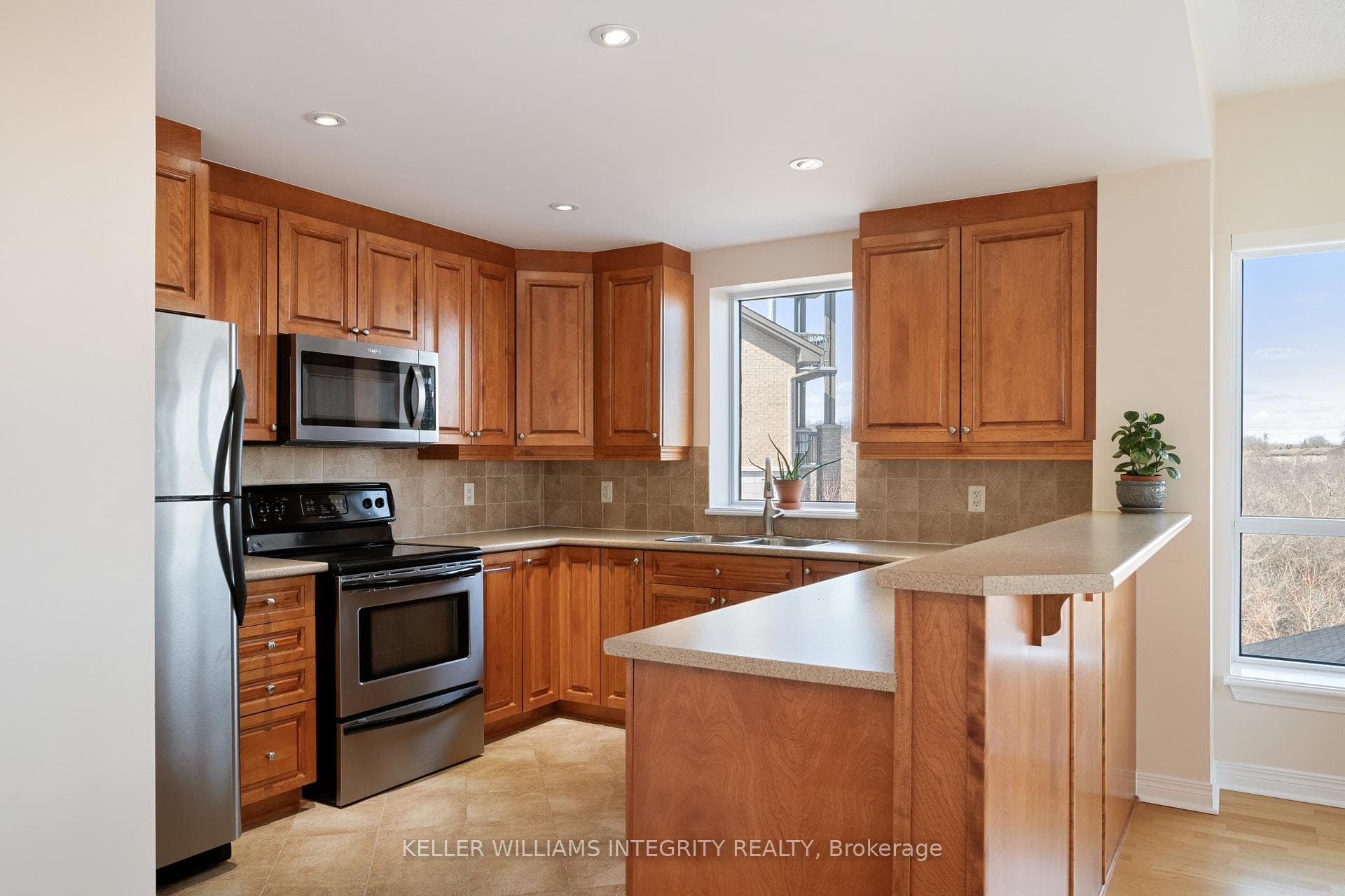 905 Beauparc Private Unit 219 photo 9