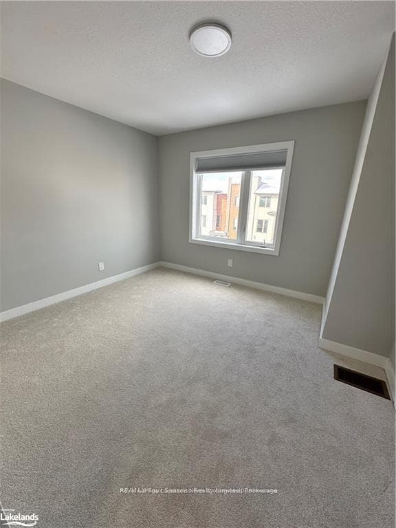 72 WINTERS Crescent photo 23