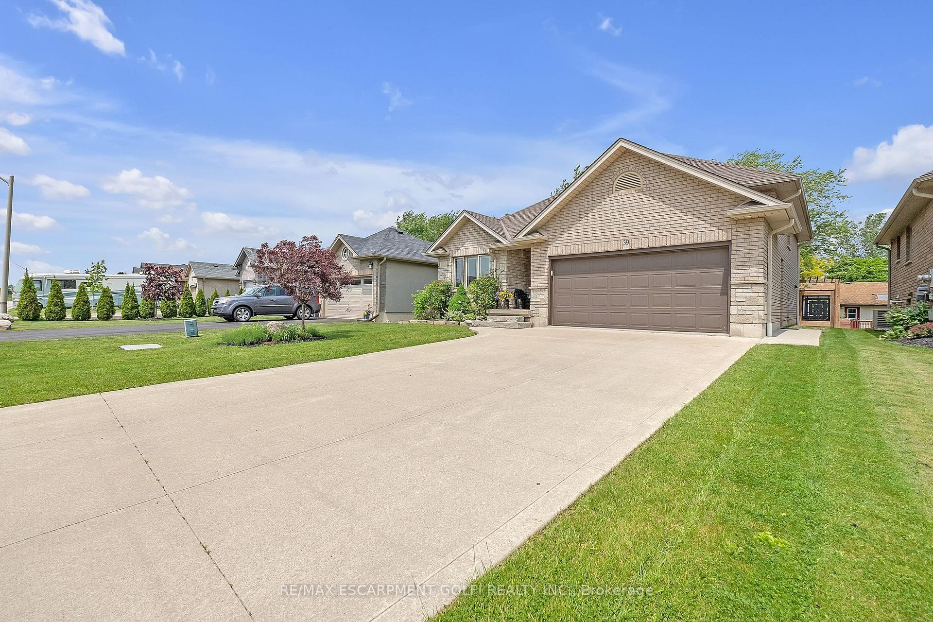 39 Irving Drive photo 2