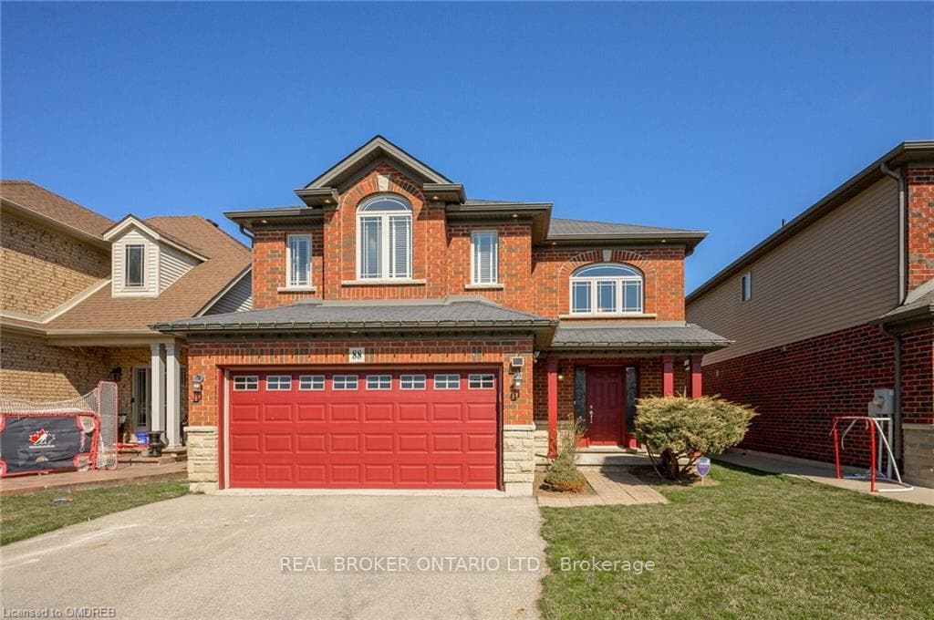 88 Sumner Crescent photo 1