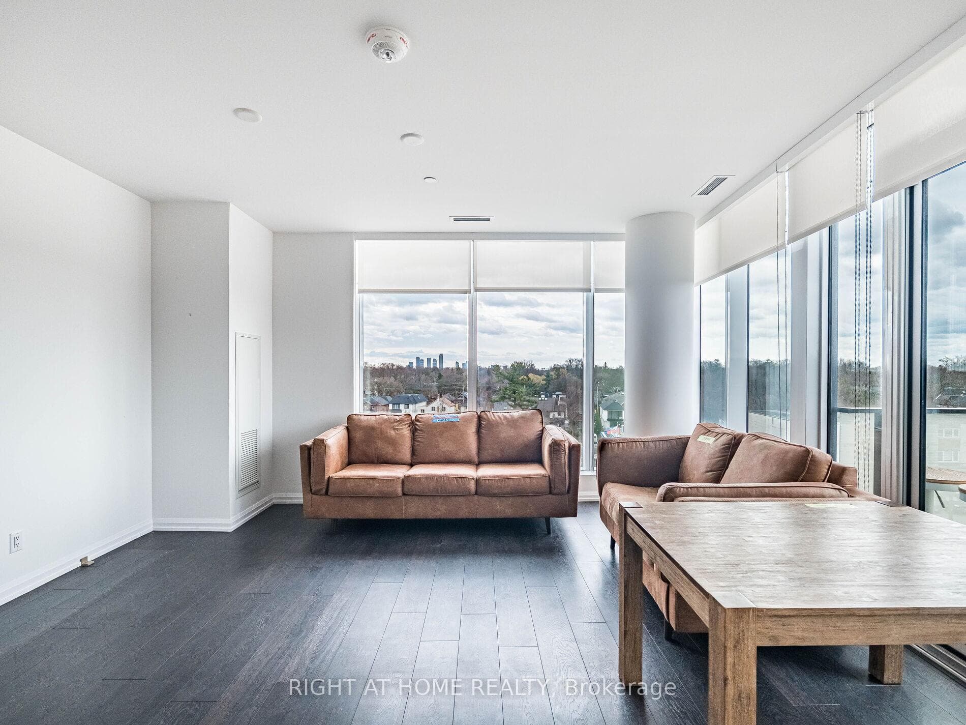 4208 Dundas Street Unit 513 photo 11