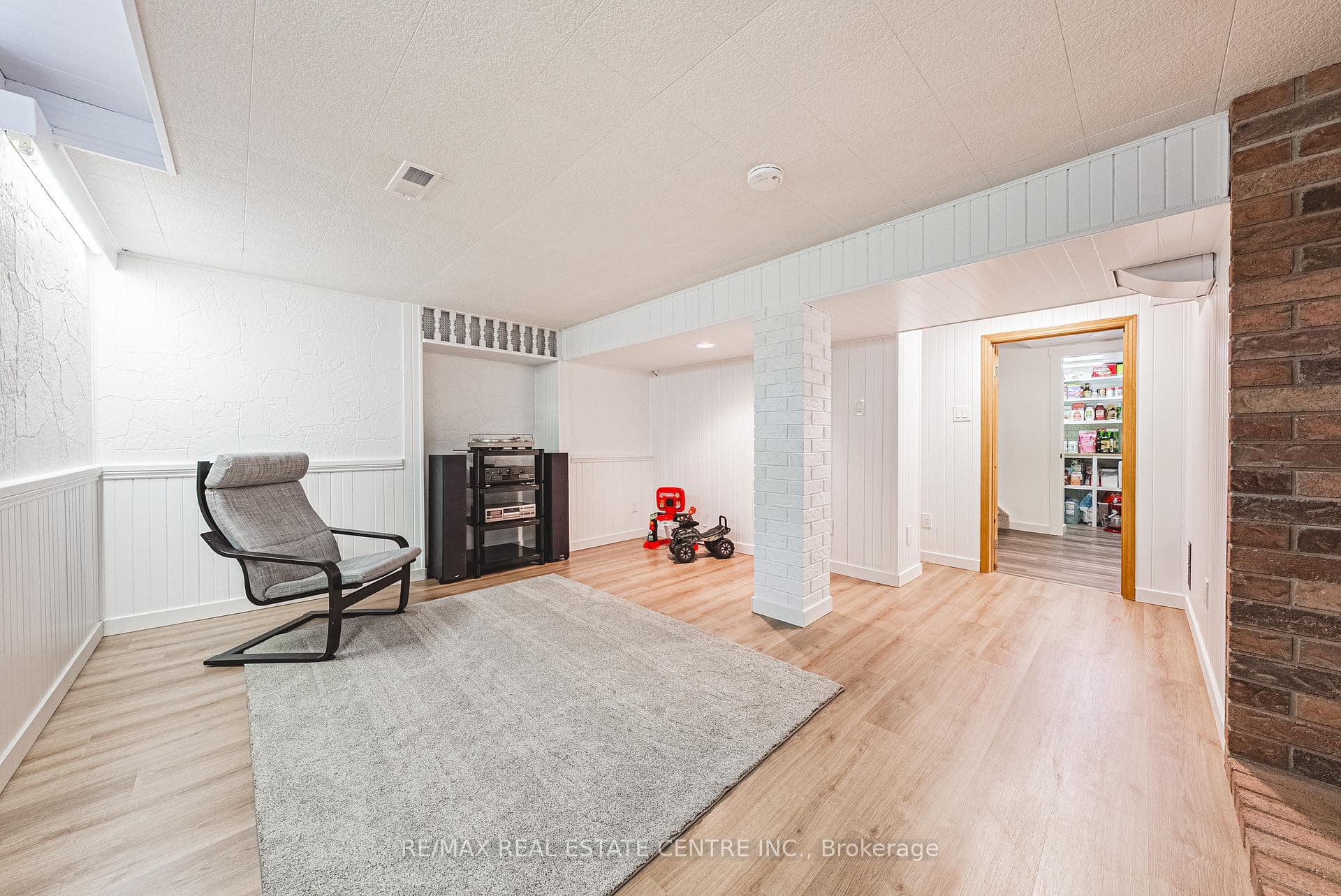 35 Cowan Boulevard photo 34