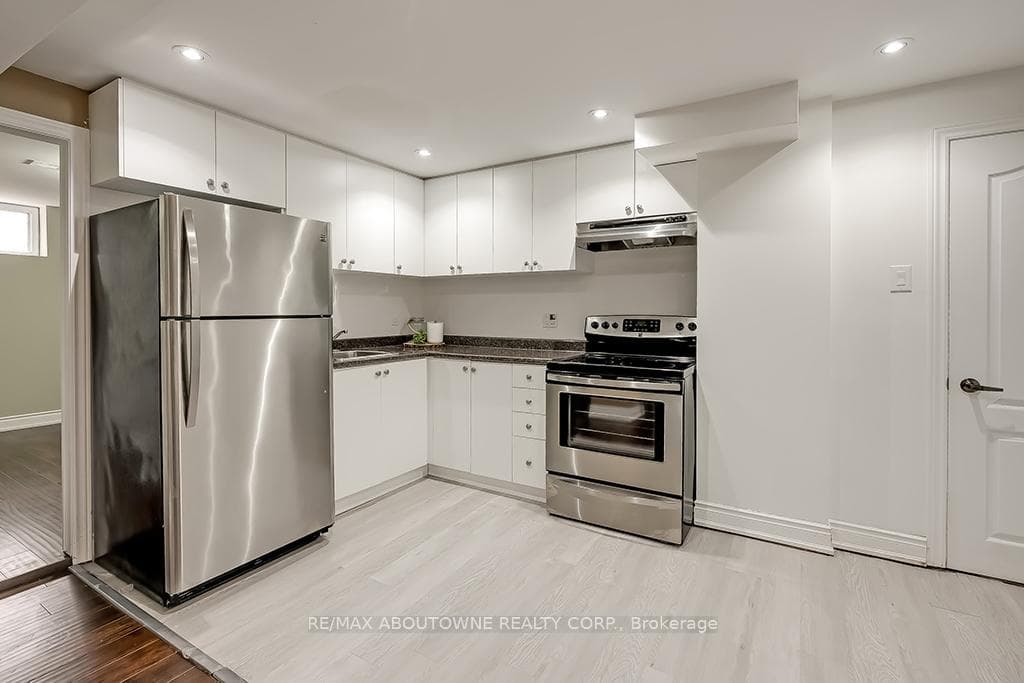 640 Weynway Court photo 29