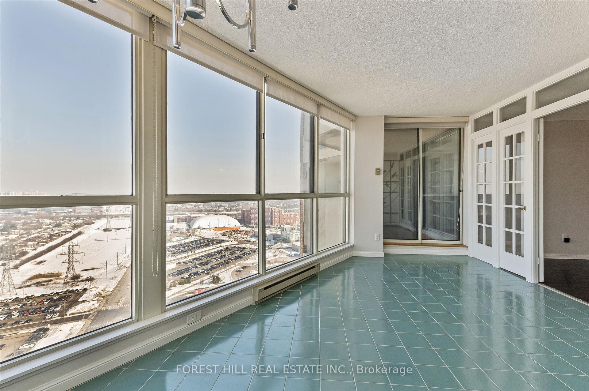85 Skymark Drive Unit 2305 photo 19