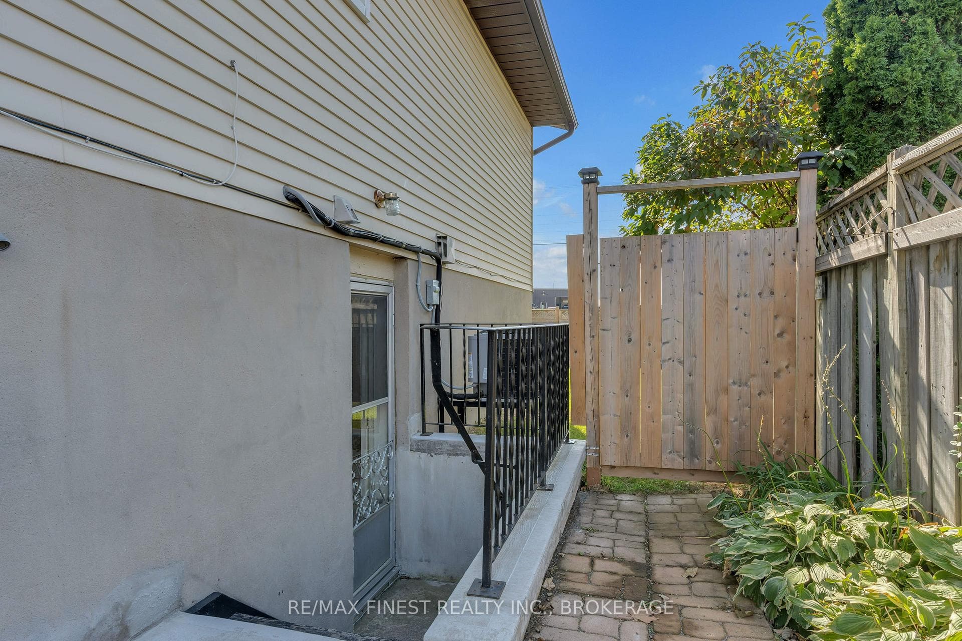 611 Davis Drive photo 26