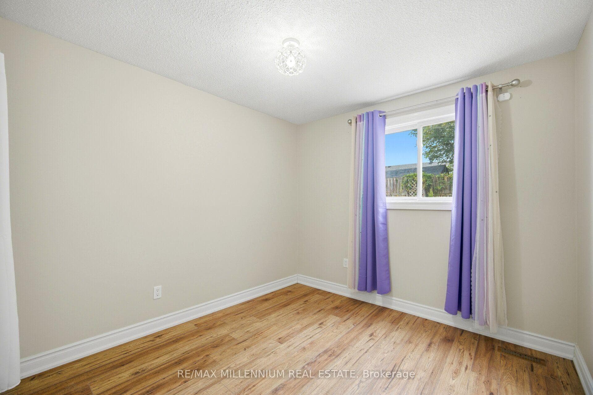 16 Brenda Boulevard photo 25
