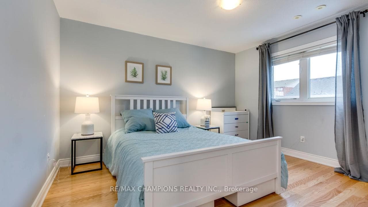 5435 Festival Drive photo 5