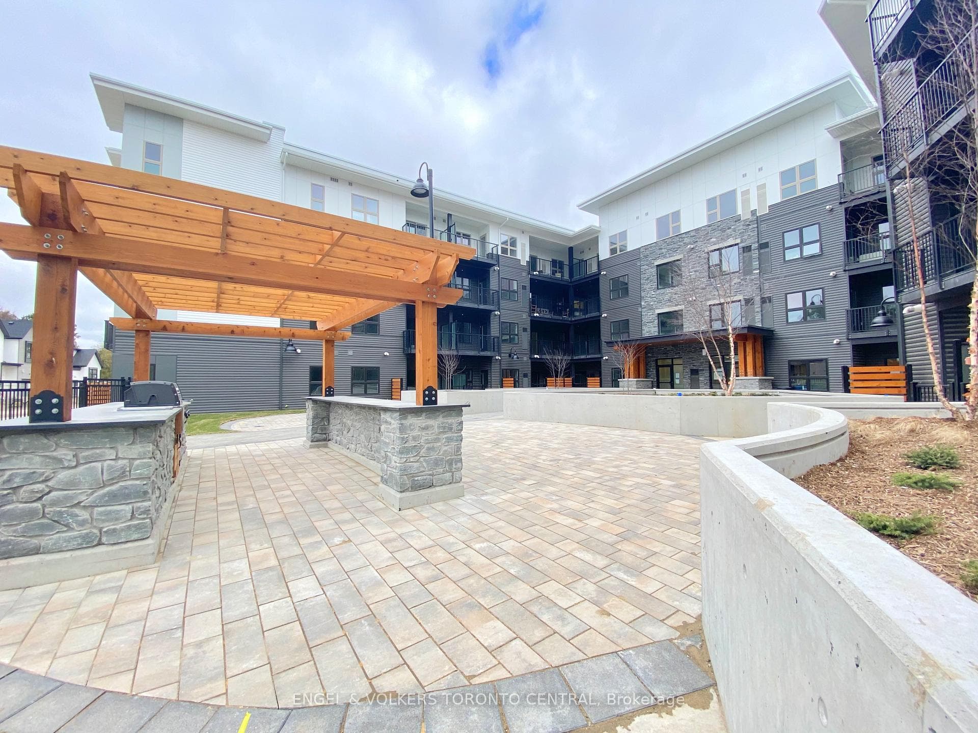 110 Fergus Avenue Unit 401 photo 16