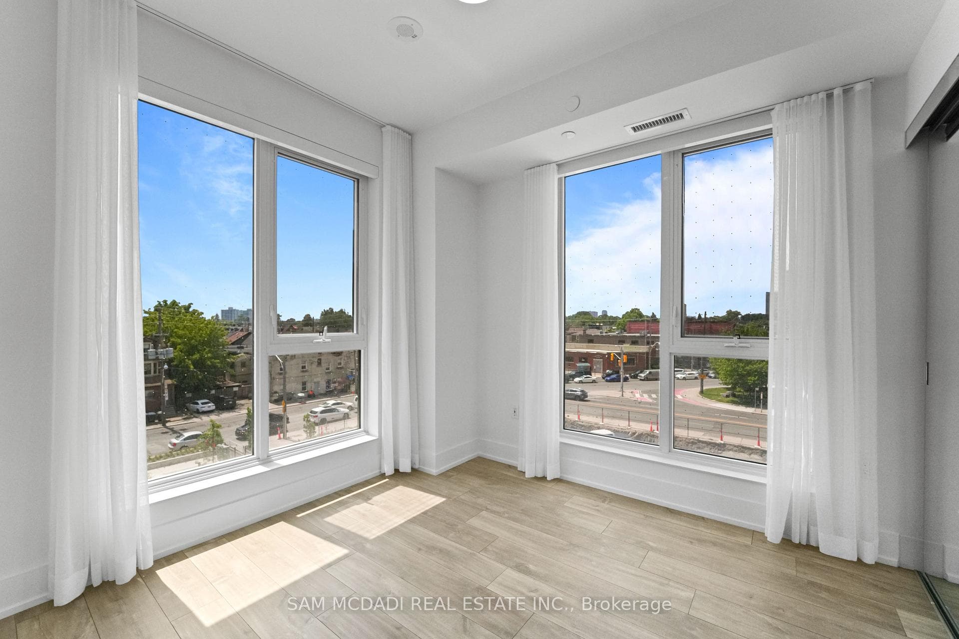 858 Dupont Street Unit 304 photo 17