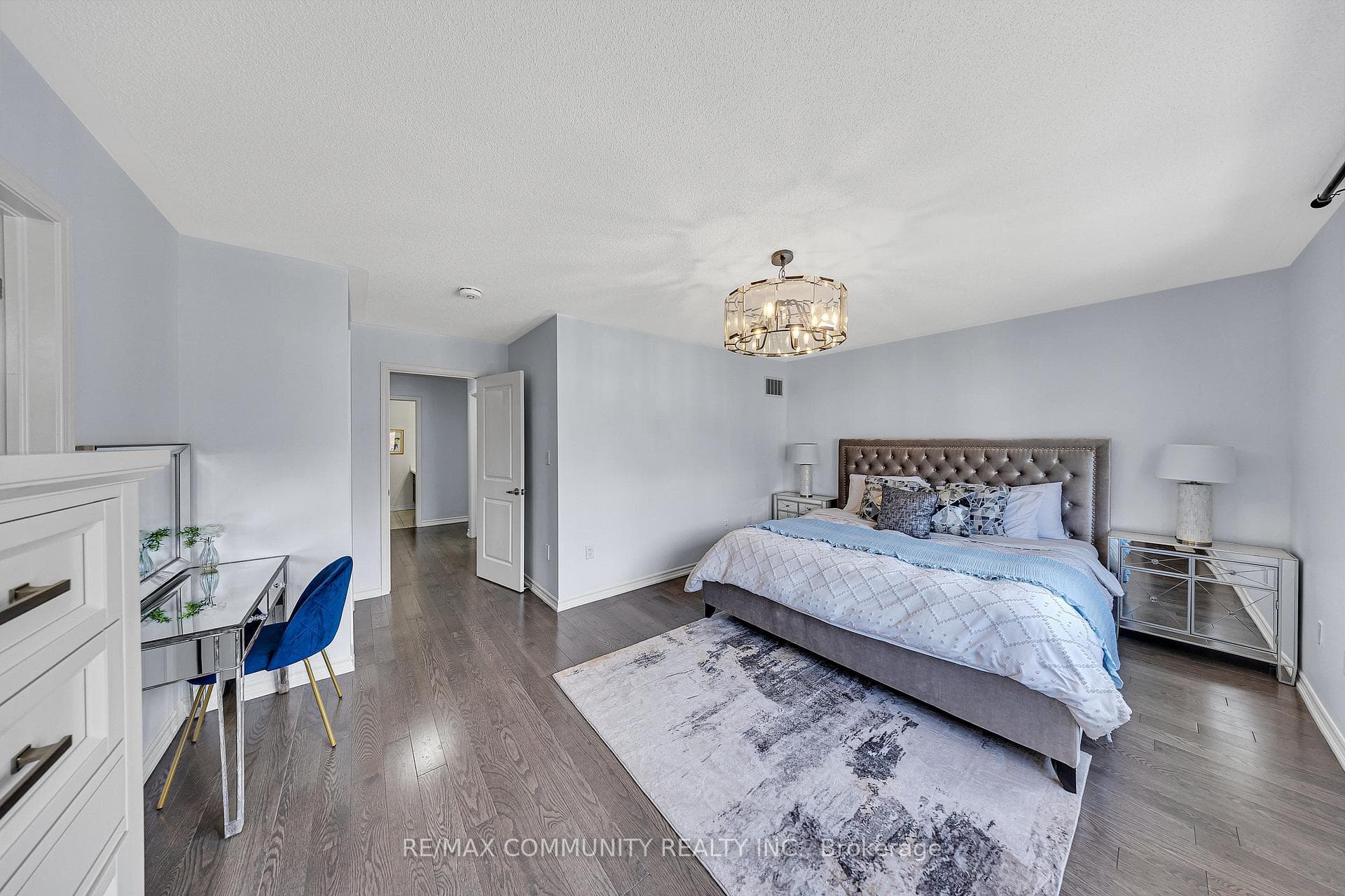1055 Foxtail Crescent photo 33