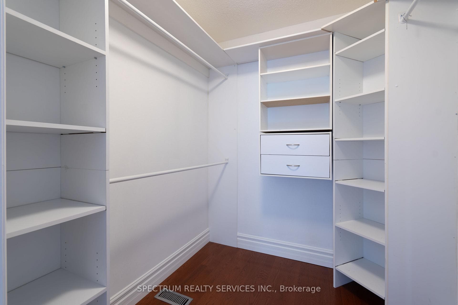 107 Carrington Drive photo 27