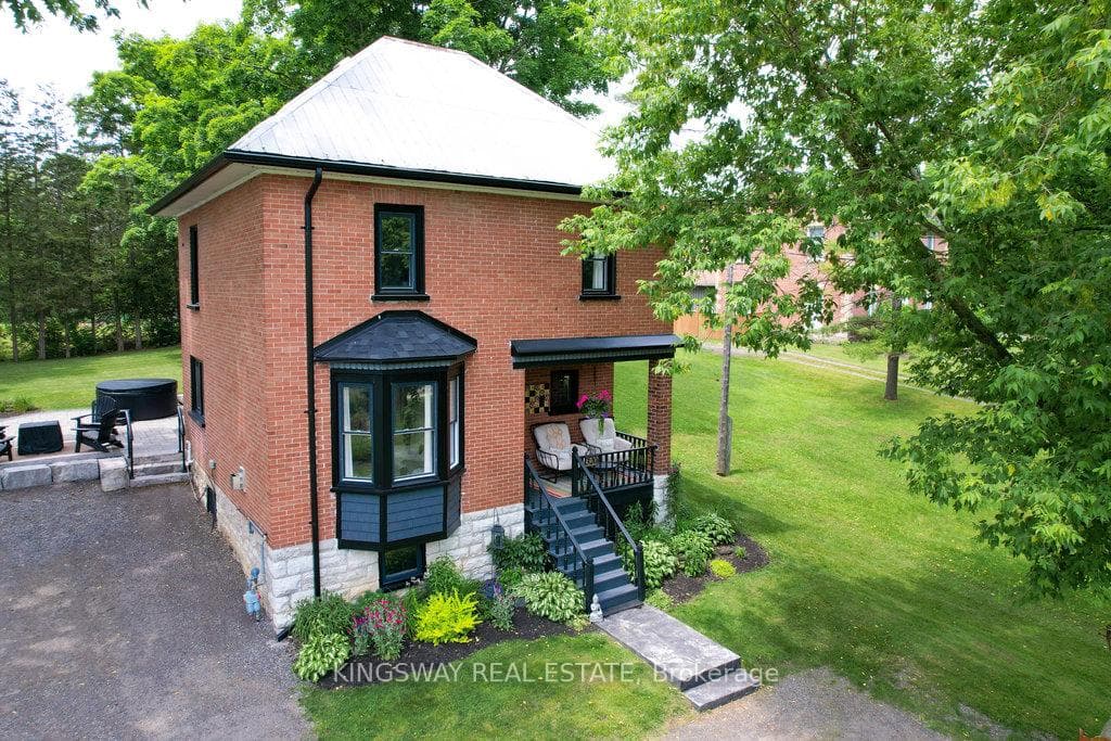 320 Grand Road photo 1