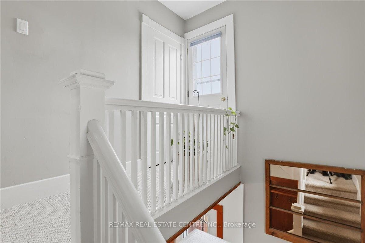 140 Peter Street photo 19