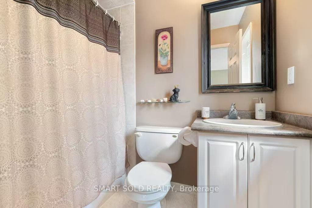 128 Hillwood Street photo 12