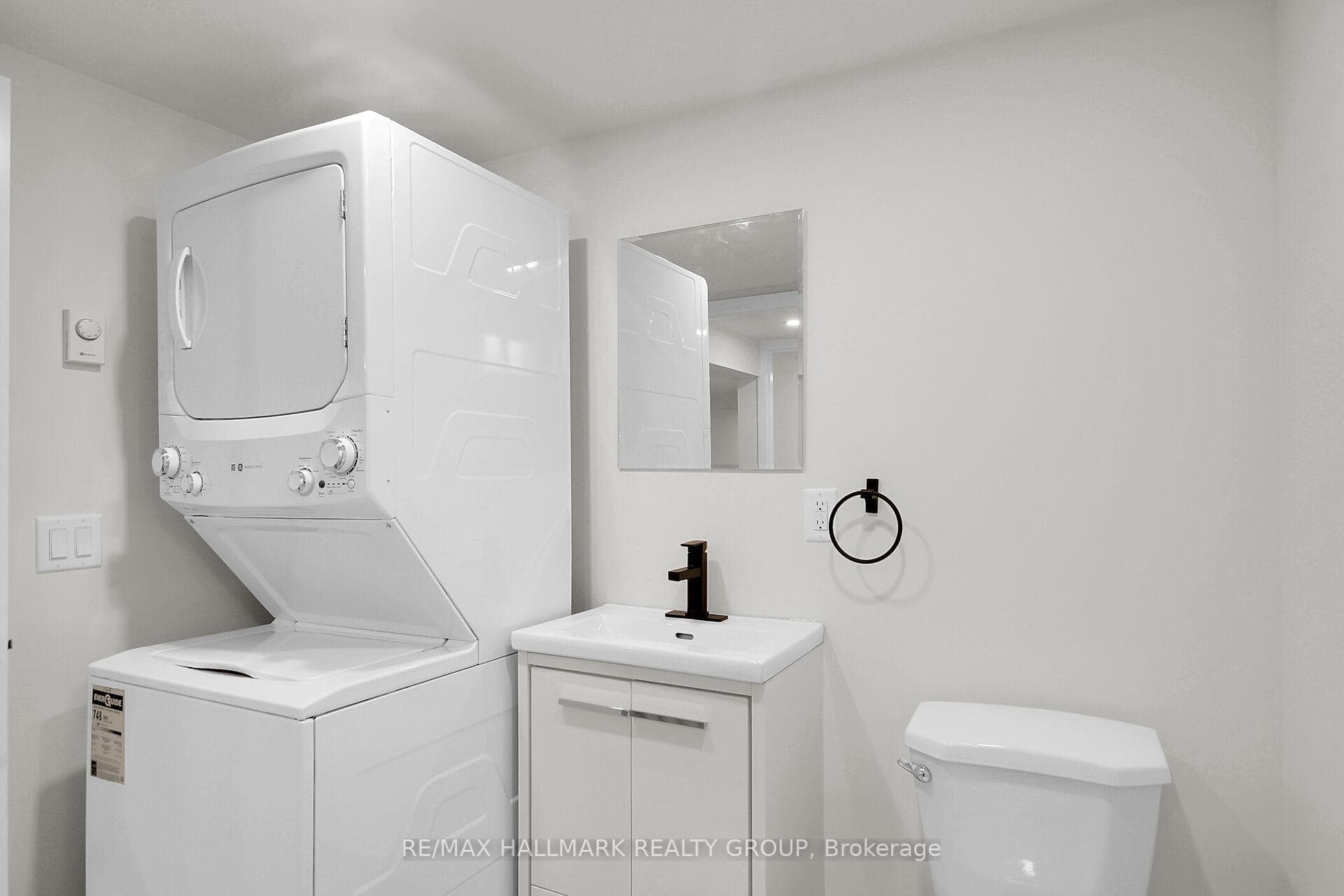 1297 ERINDALE Drive Unit B photo 14