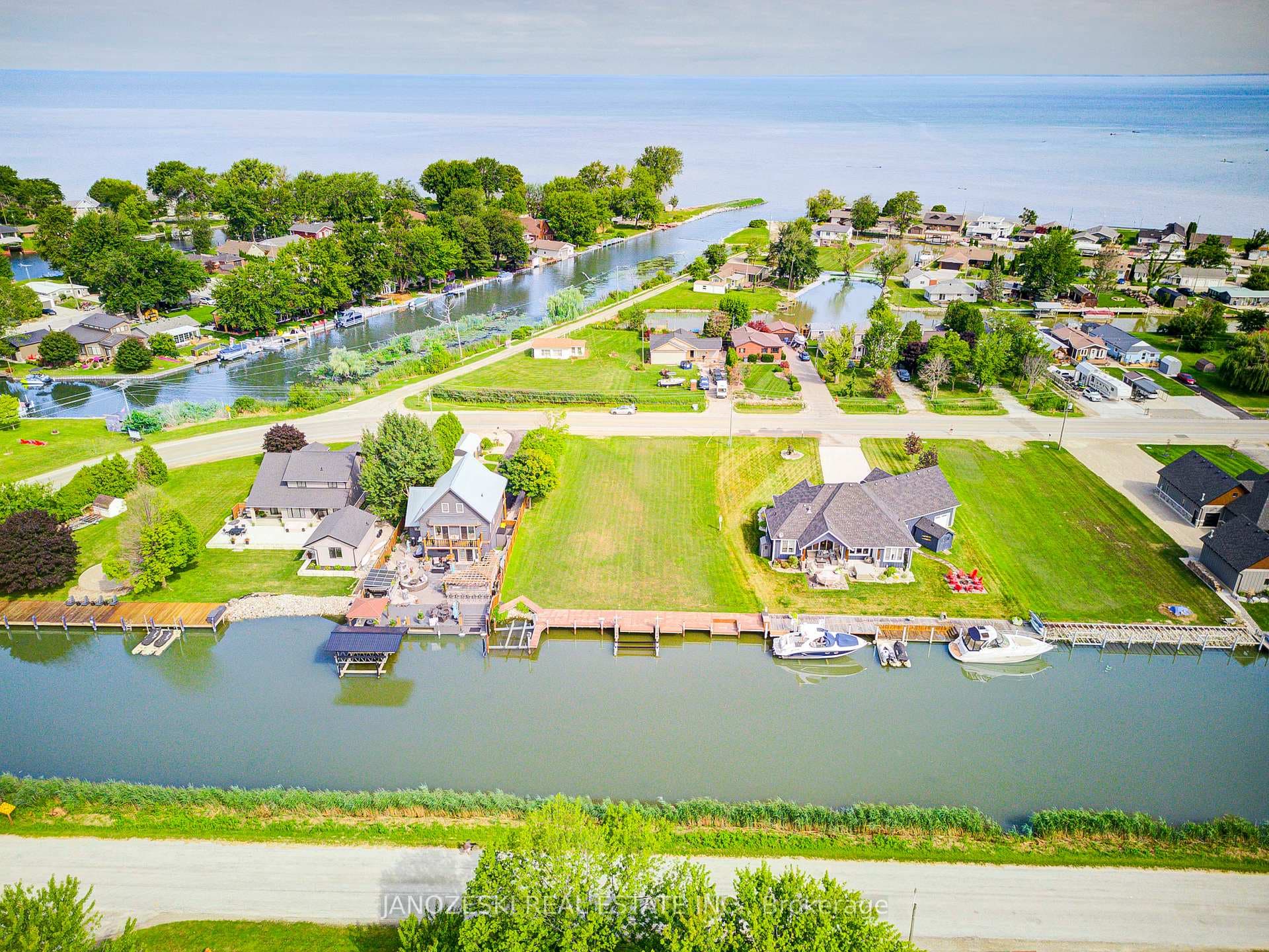19055 Lakeside Drive photo 5