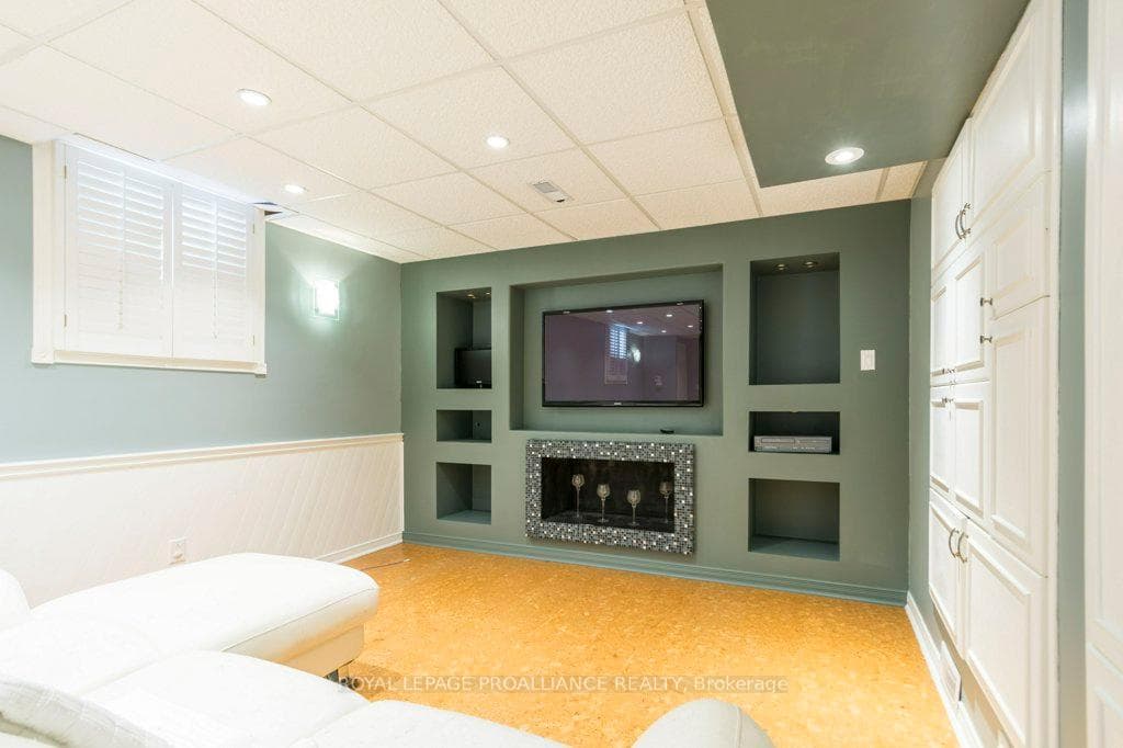 14 Sherwood Crescent photo 28