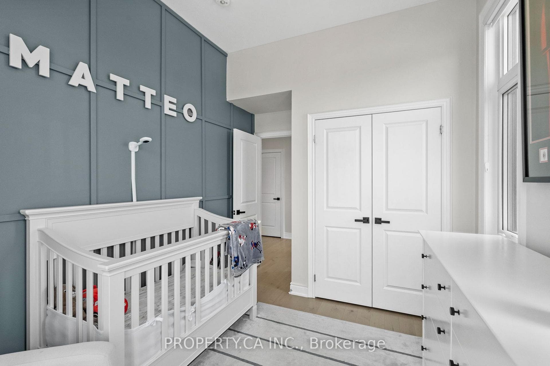 556 New England Court photo 26