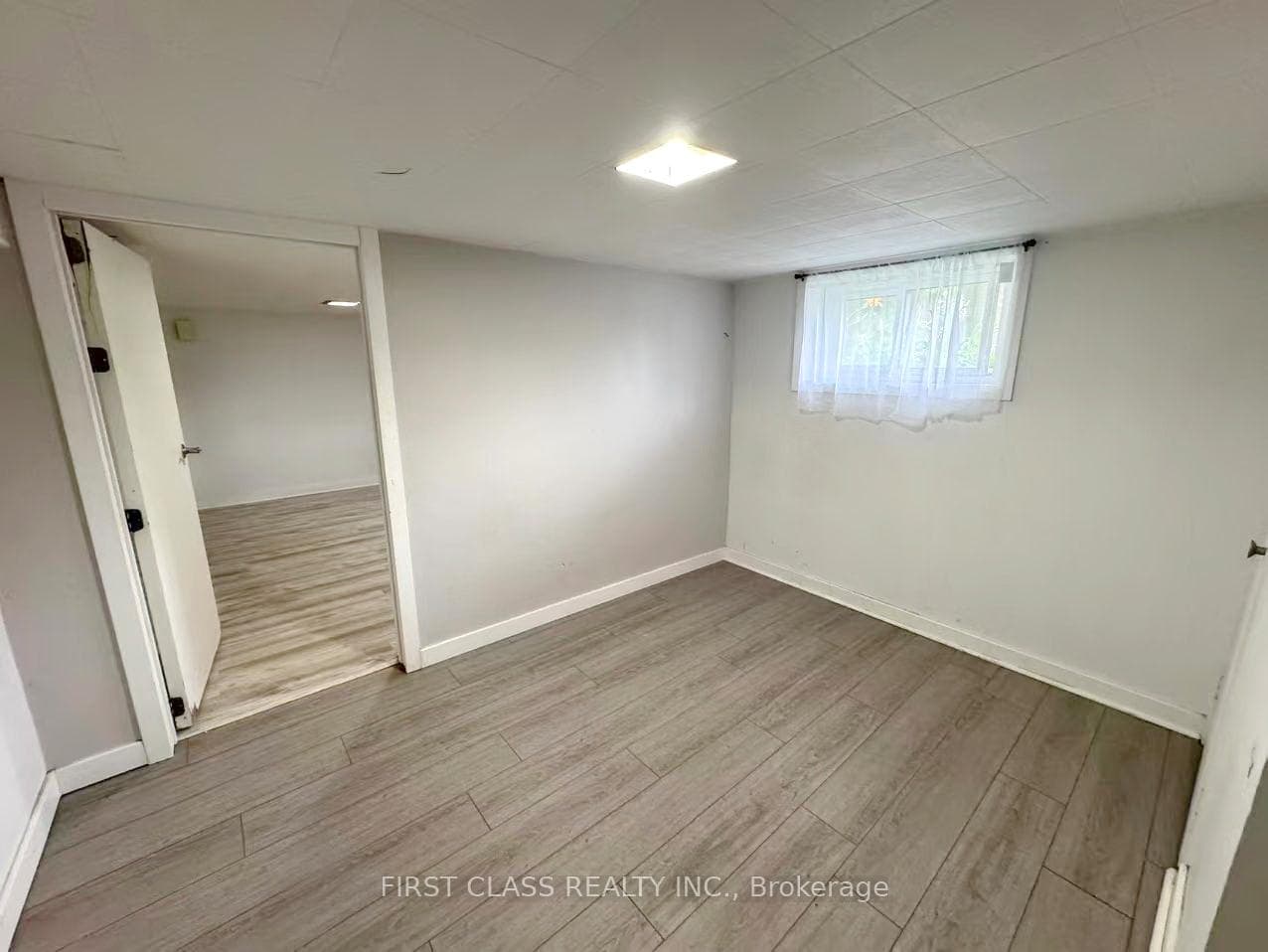 9 Grantham Avenue photo 42