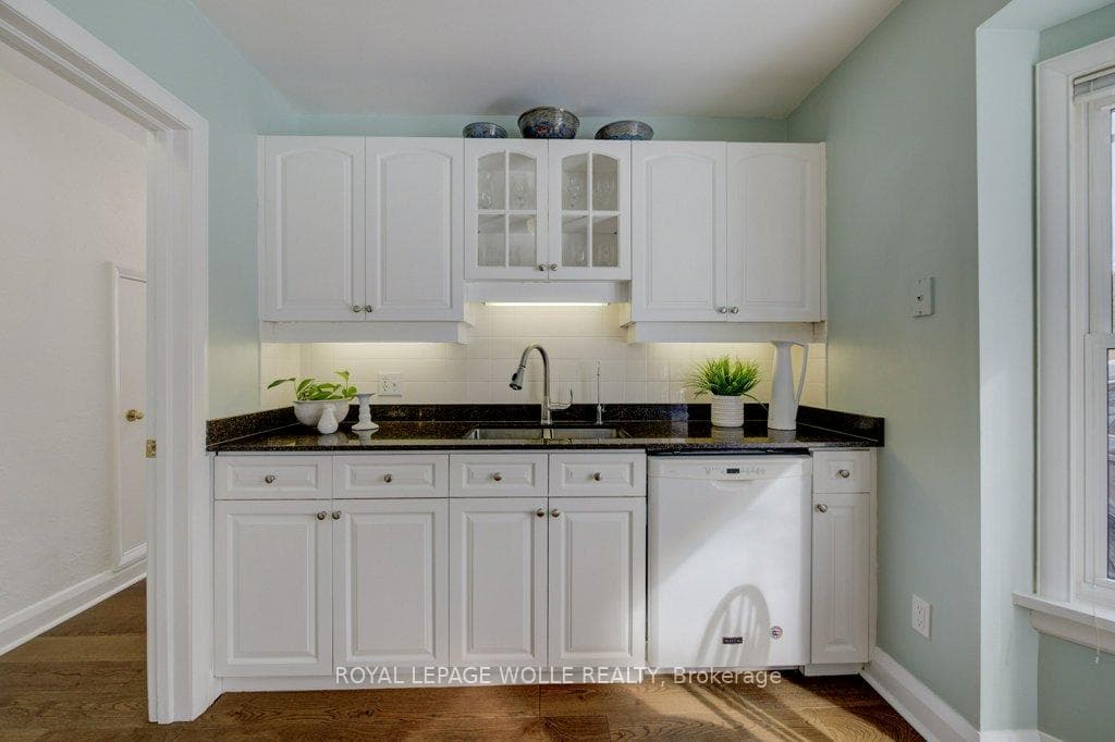 46 Crestwood Avenue photo 12