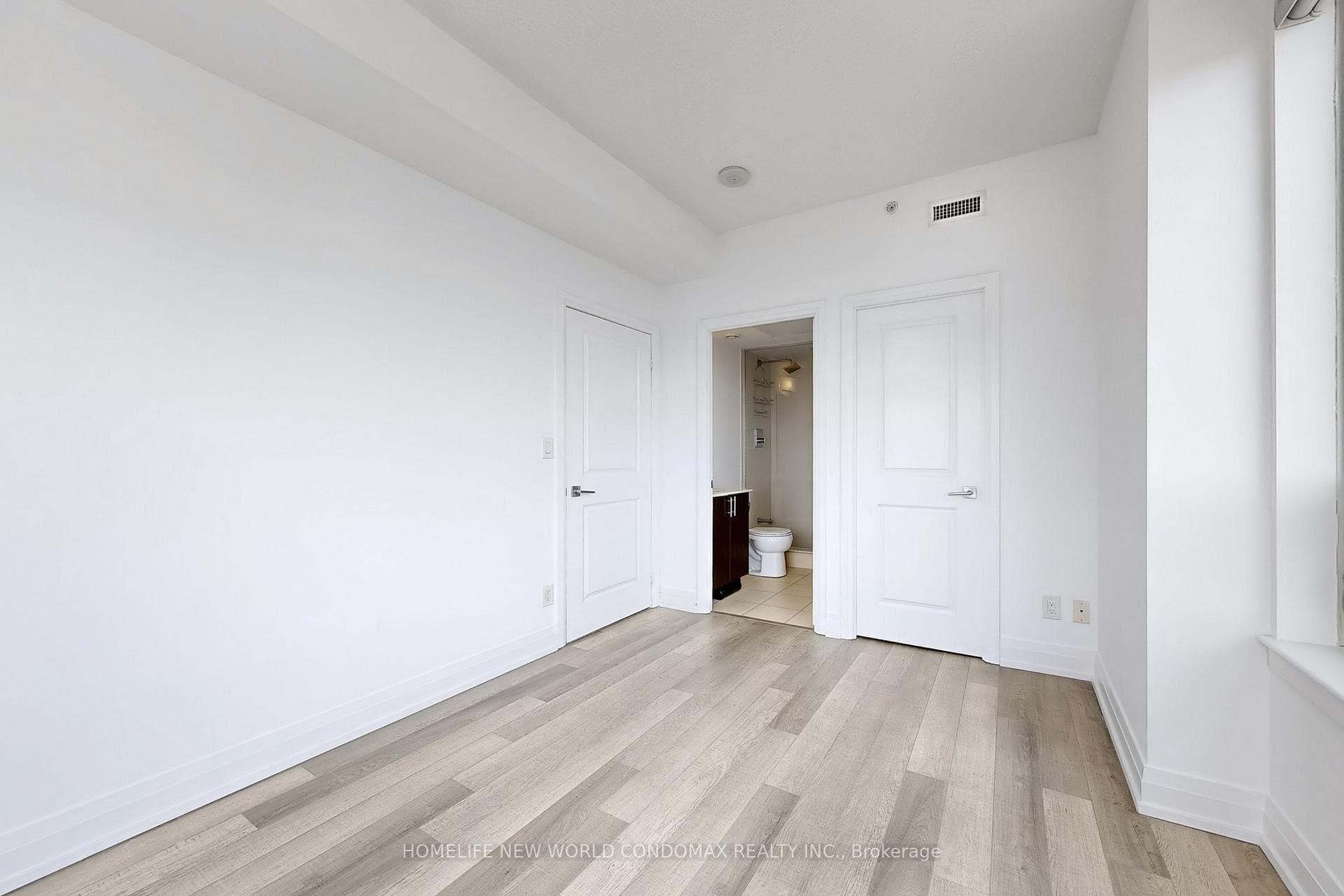7165 Yonge Street Unit 1906 photo 16