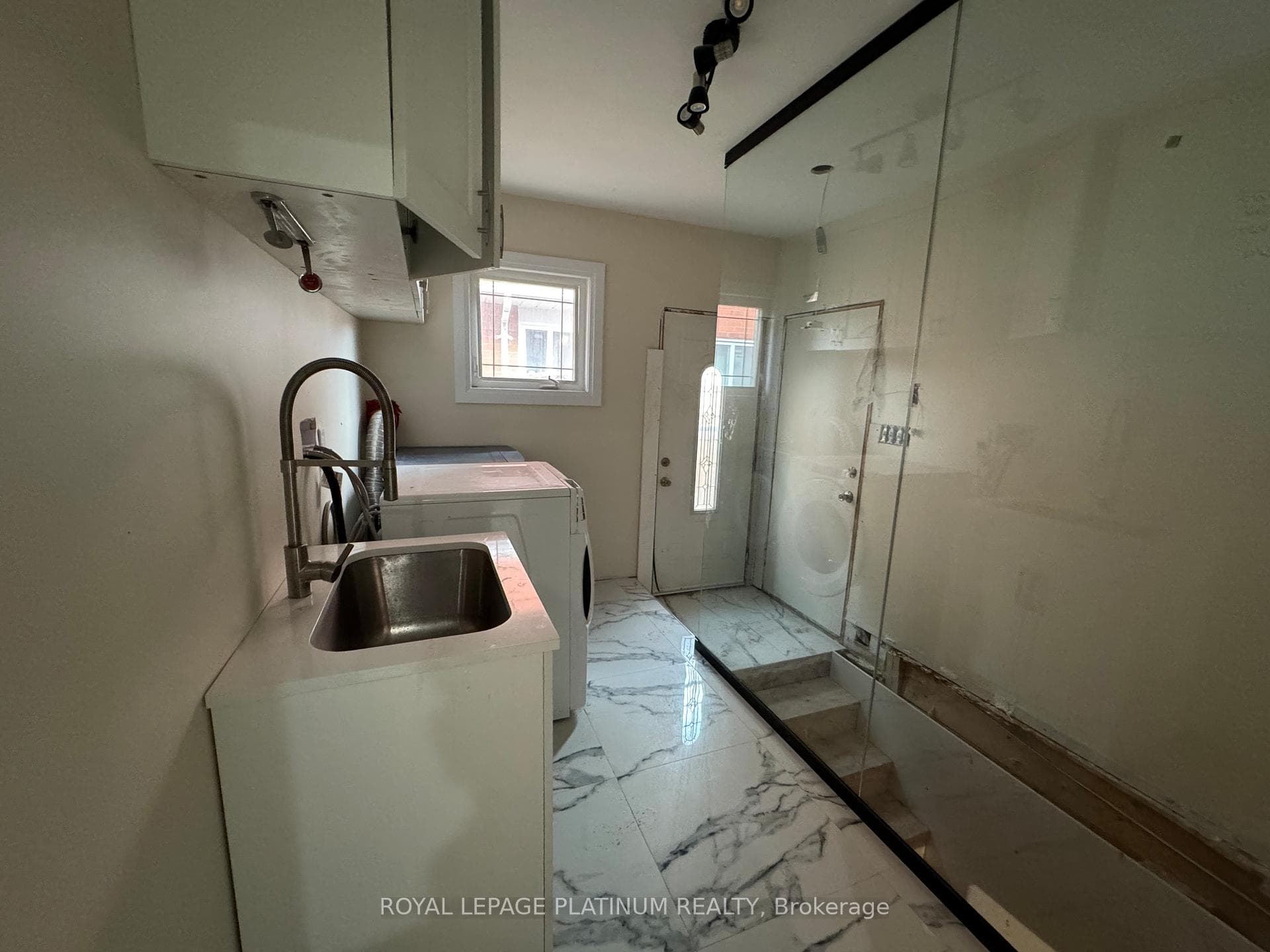 60 Brookfield Court photo 11