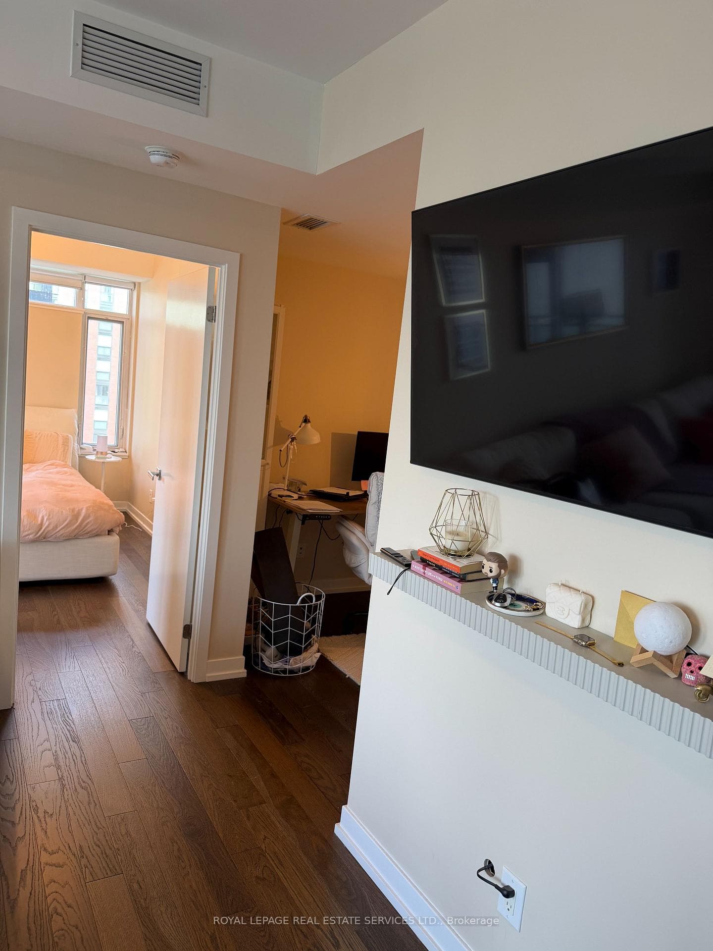 21 Widmer Street Unit 3706 photo 21