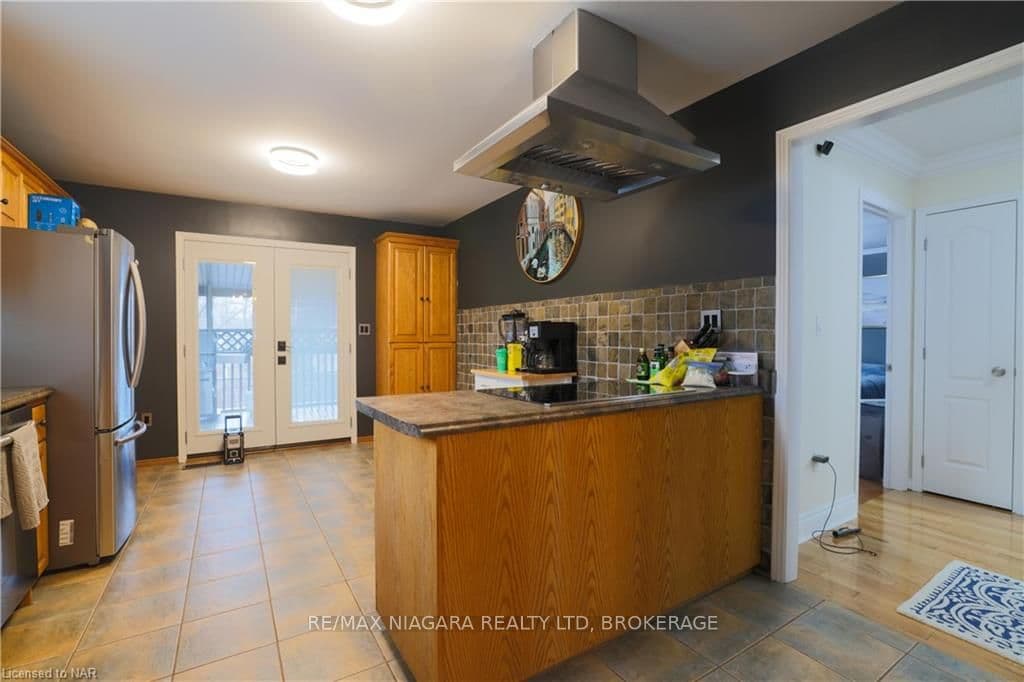 4877 TARA Avenue photo 8