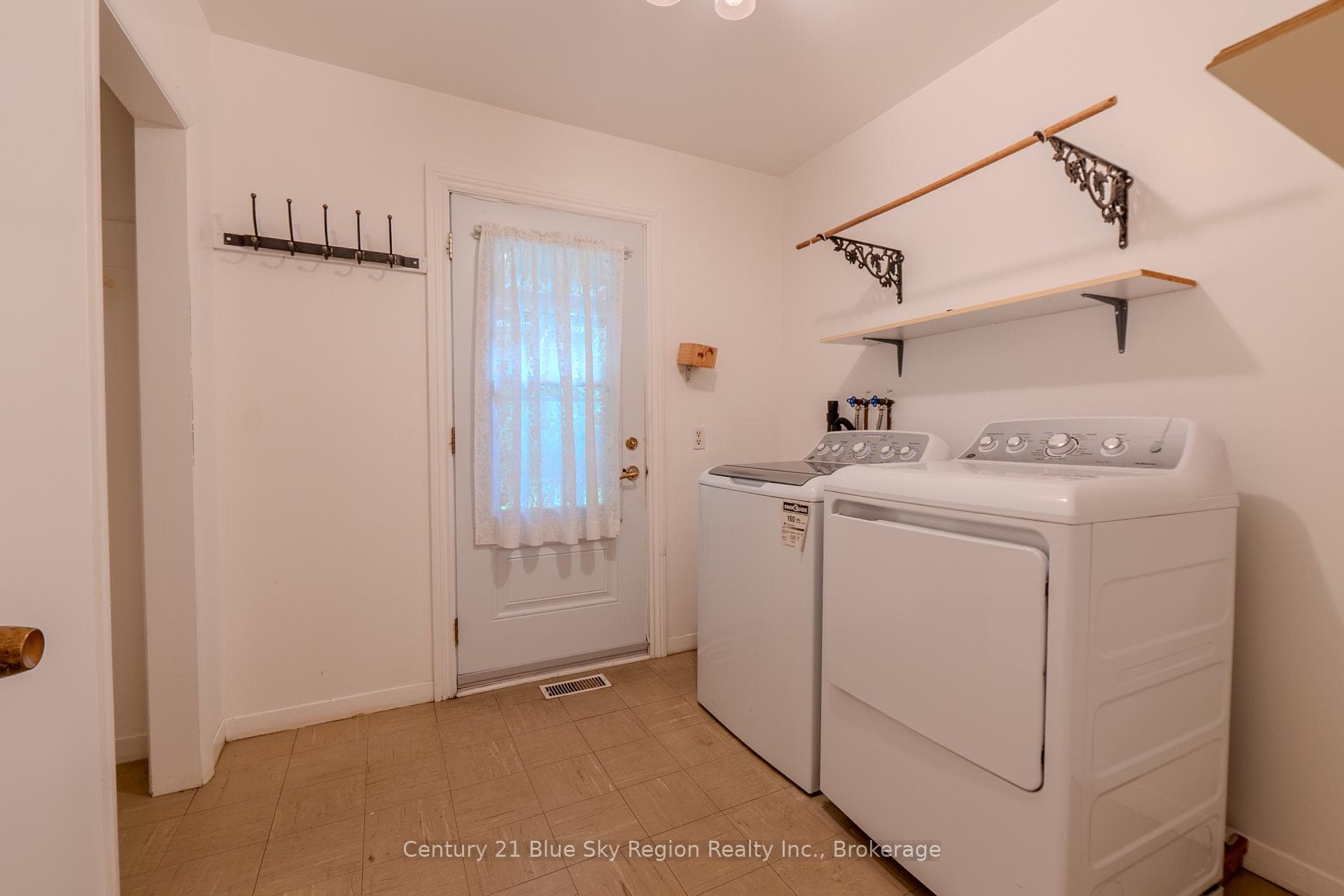 1272 Lakeshore Drive photo 25