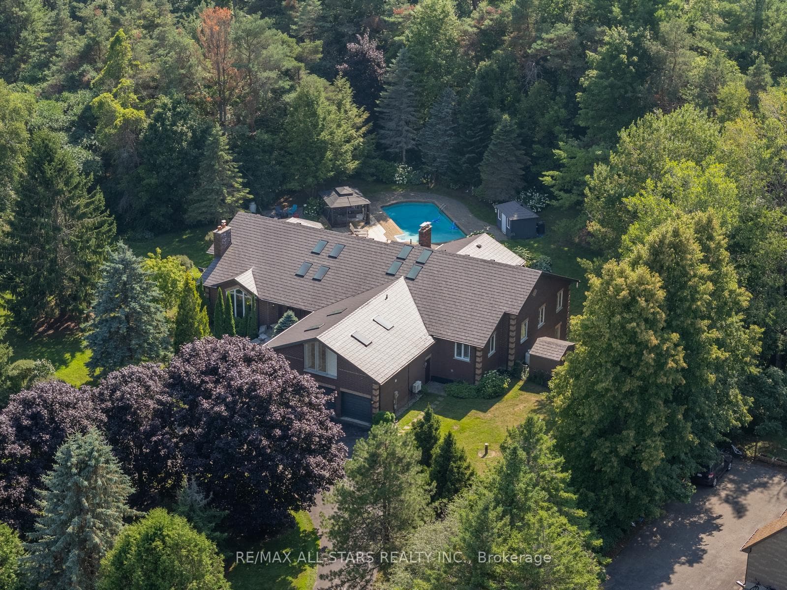 64 Woodbridge Circle photo 1