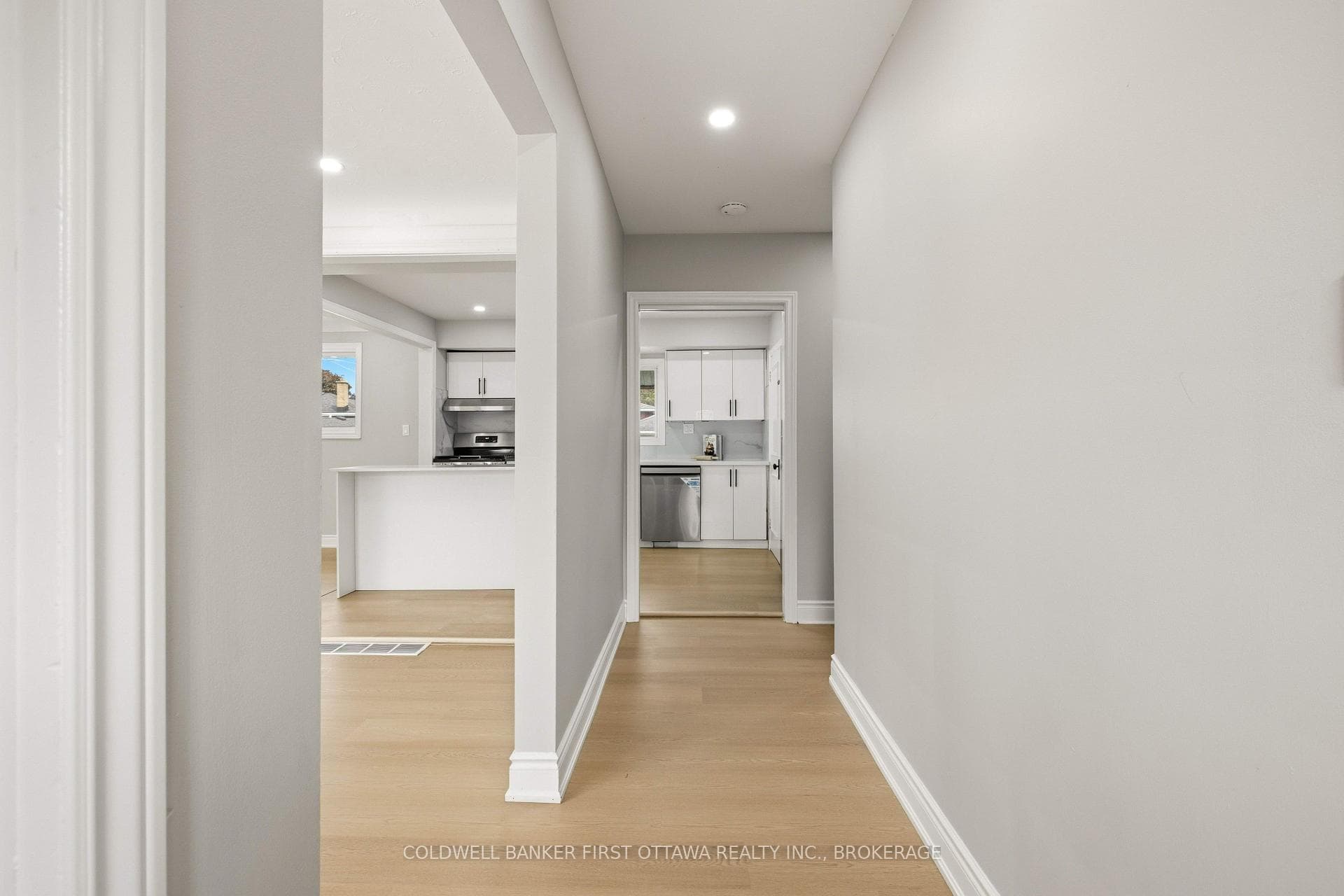 110 Liddell Crescent photo 5
