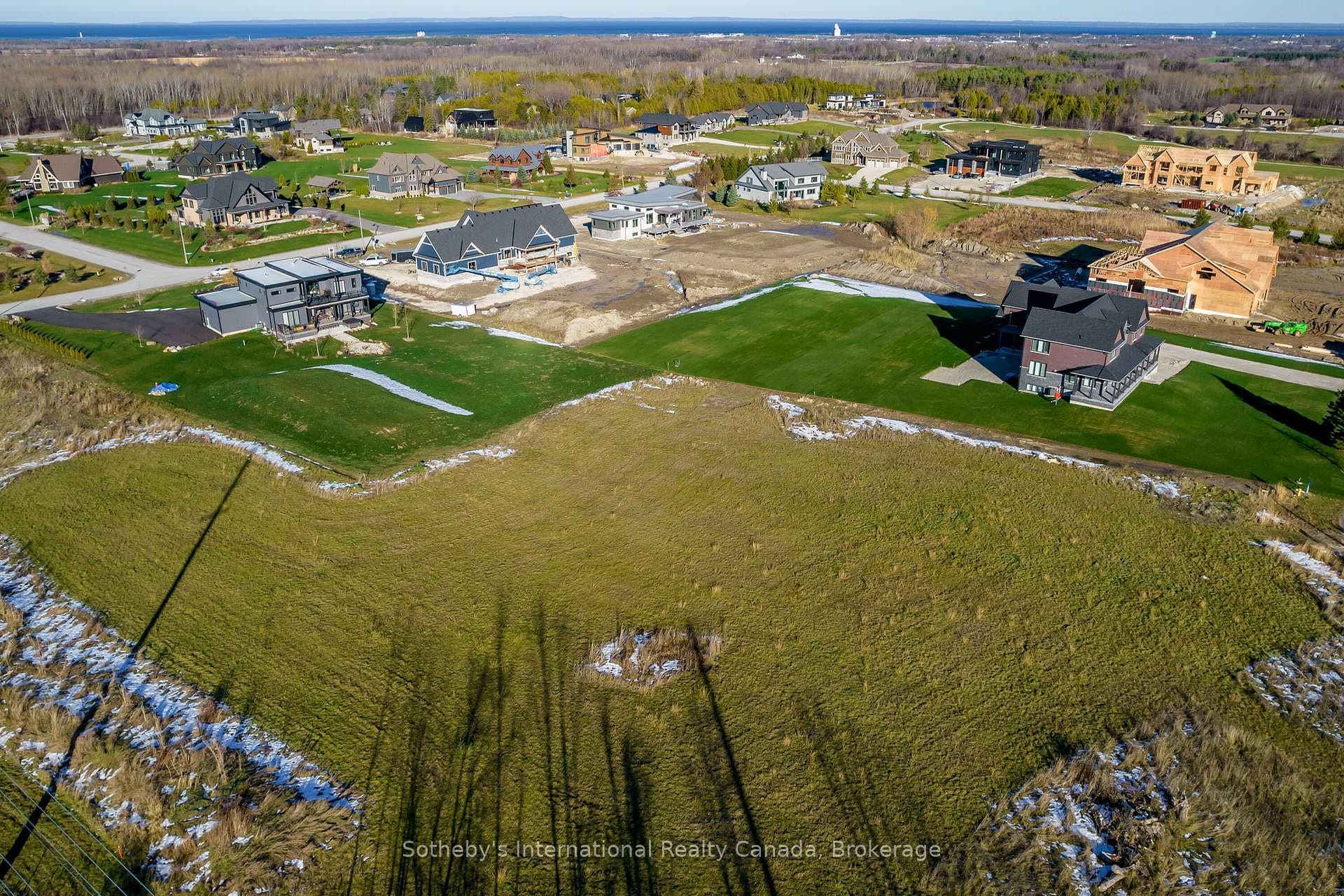 19 RAINTREE Court photo 5