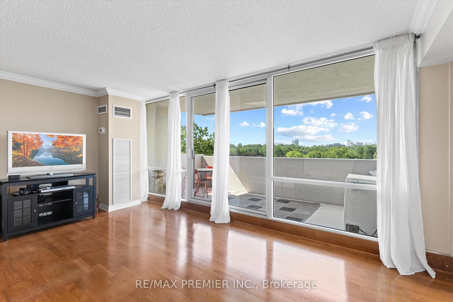 240 Scarlett Road Unit 711 photo 15