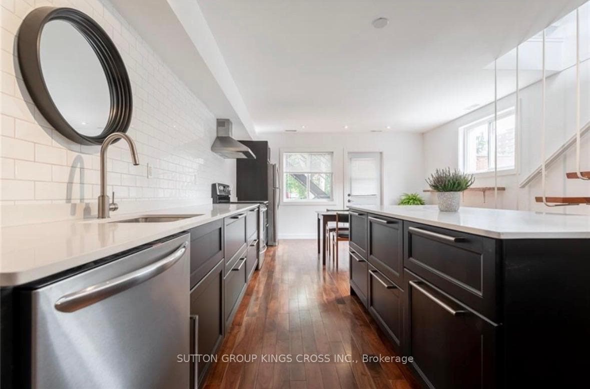 179 John Street Unit Upper photo 8