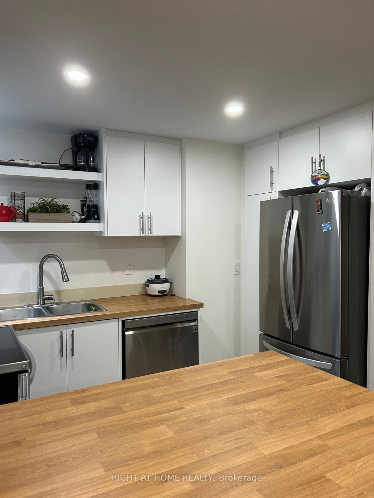 54 Springfield Way Unit Basement photo 8