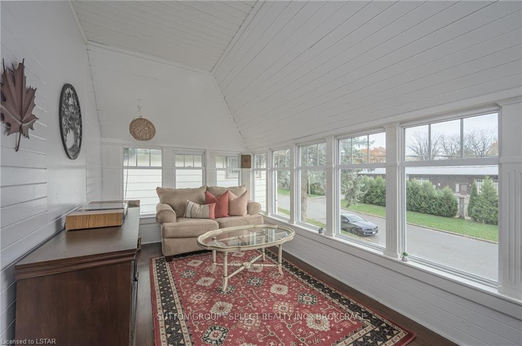 76 PRINCESS Avenue photo 24