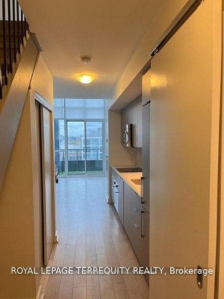 5 Hanna Avenue Unit 723 photo 3
