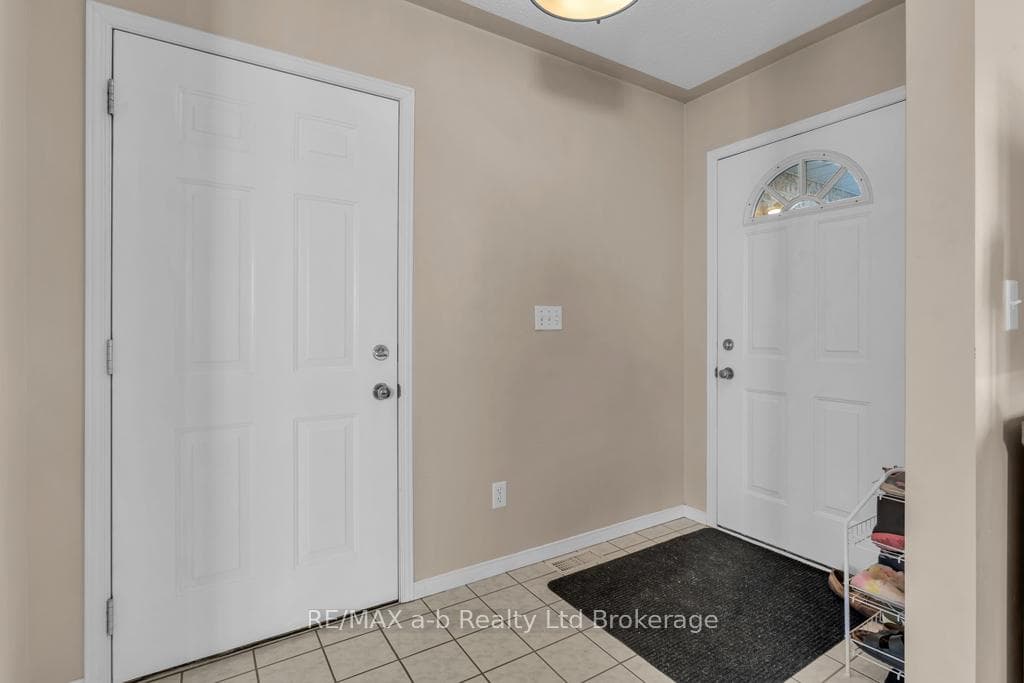 32 Magnolia Drive photo 3