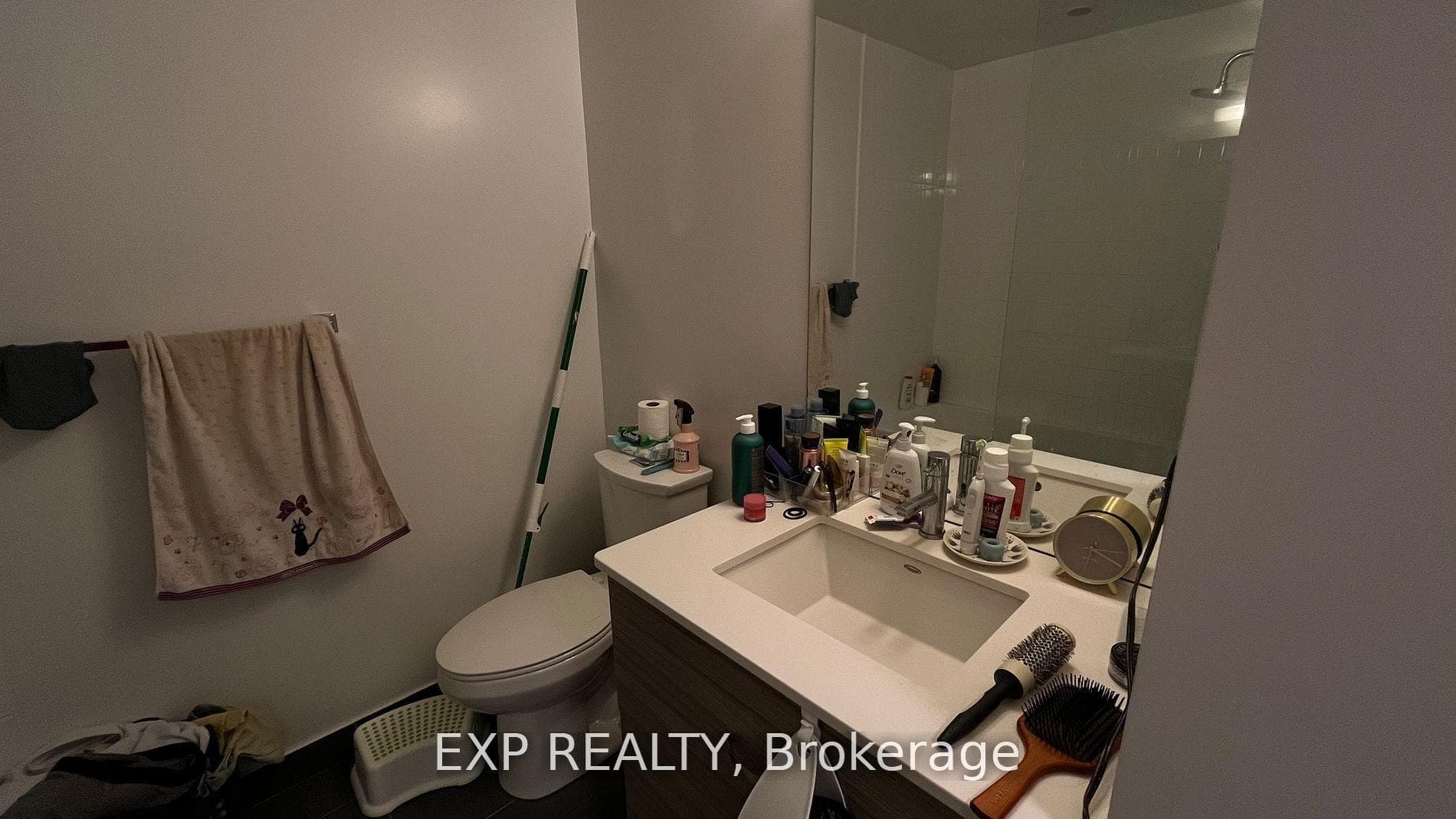 210 Simcoe Street Unit 902 photo 8