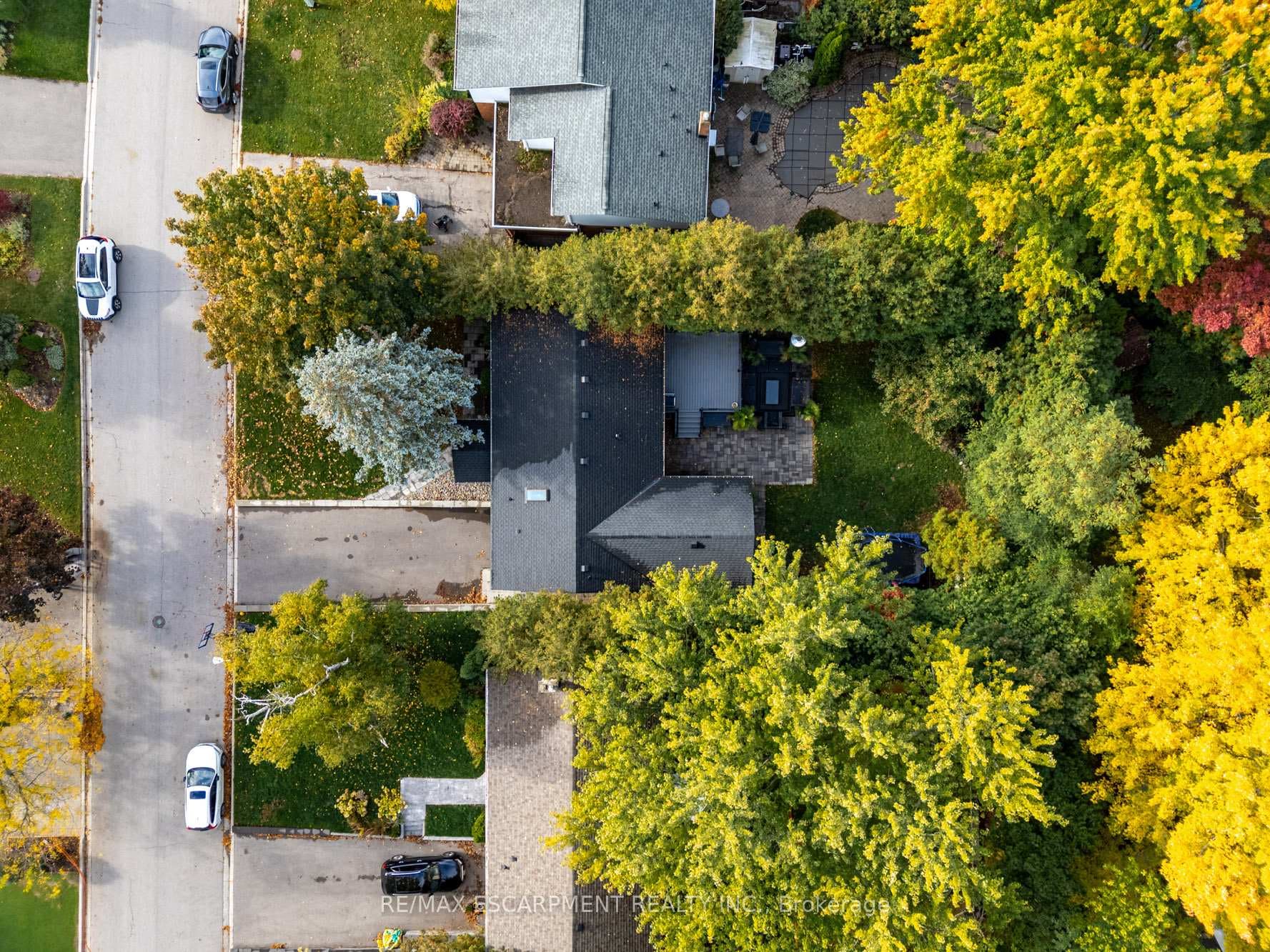 1220 LAMBETH Road photo 50