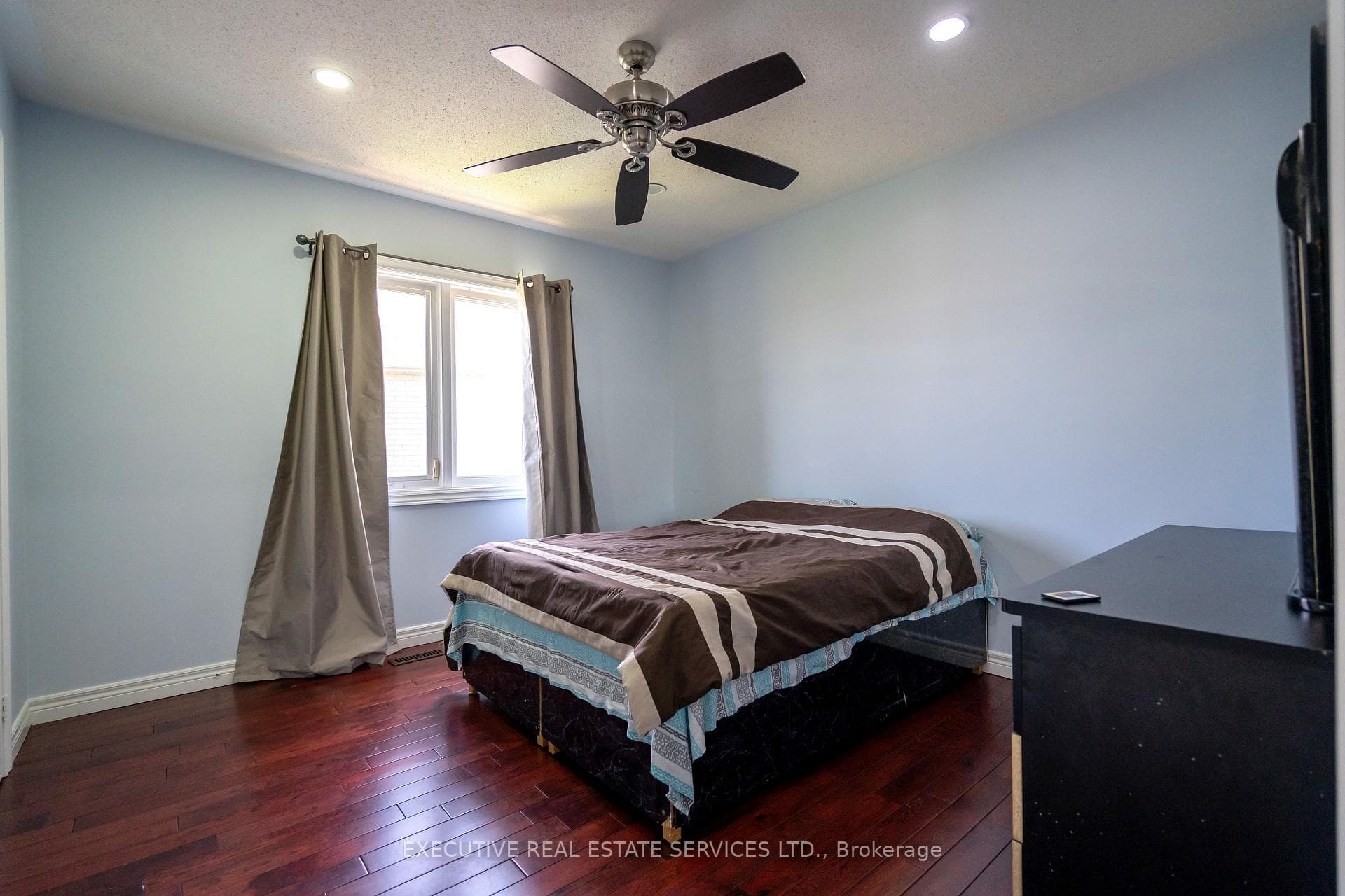 114 Pappain Crescent photo 33