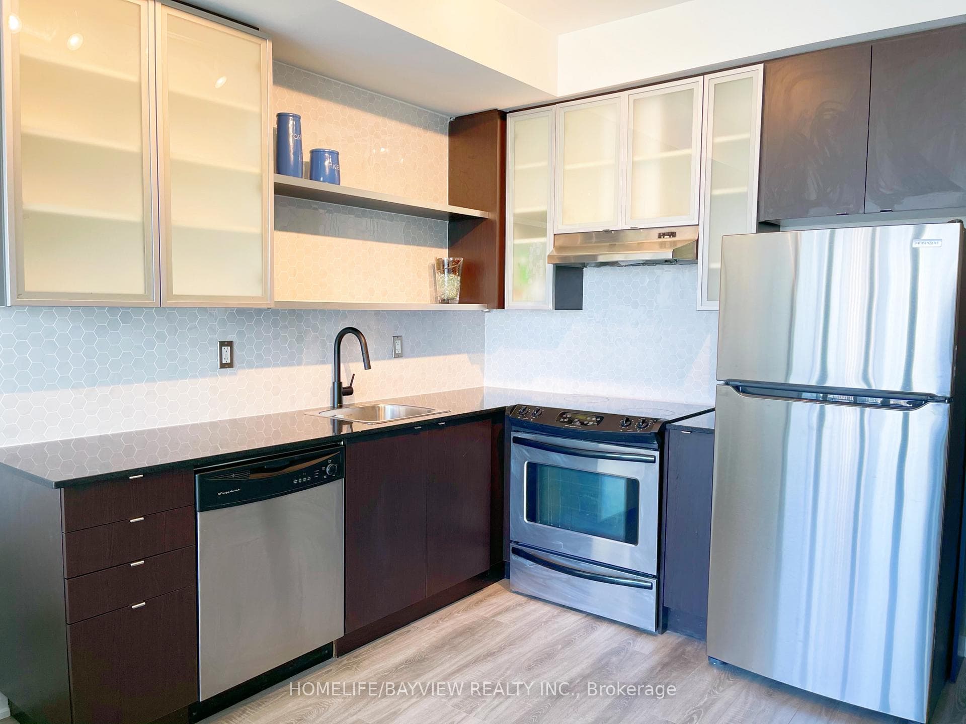 33 Lombard Street Unit 1105 photo 6