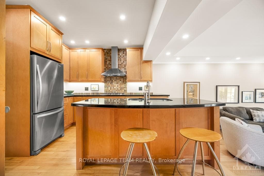 241 FOURTH Avenue photo 2