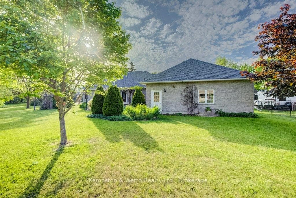 246 King Street photo 37