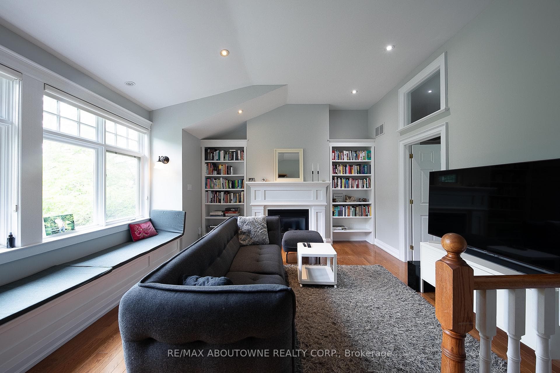 1290 Braeside Drive photo 20
